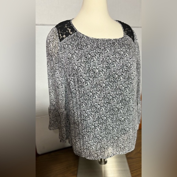 Roz & Ali 2X two layer black & white top shoulder and back of black lace… - Picture 1 of 11
